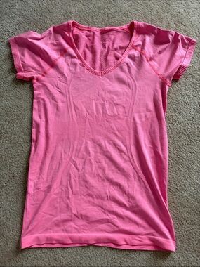 lululemon athletica Pink V-Neck Short Sleeve Tee
